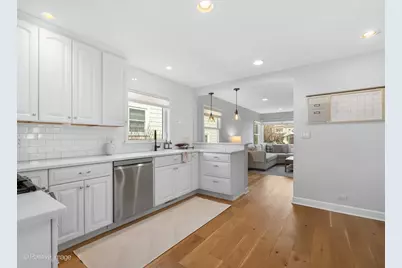 212 Woodstock Avenue, Clarendon Hills, IL 60514 - Photo 9