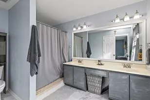 2060 Muirfield Cir, Elgin, IL 60123 - Photo 11