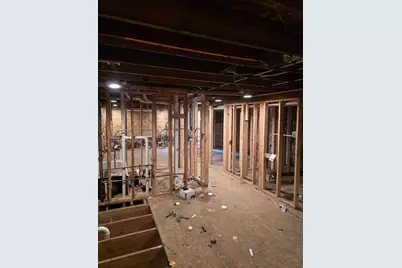 8549 S Kingston Avenue, Chicago, IL 60617 - Photo 5