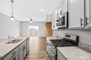 511 S Preston St, Cortland, IL 60112 - Photo 7