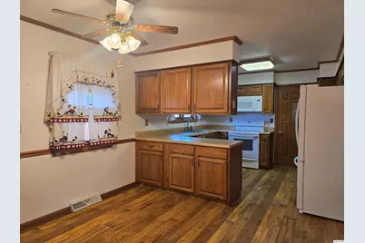 239 Rogers Road, Carthage, IL 62321 - Photo 5