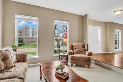 7817 Cascade Way, Gurnee, IL 60031 - Photo 5