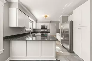 3253 Stewert Dr, Darien, IL 60561 - Photo 9