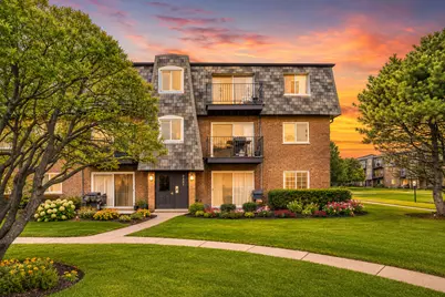 9387 Bay Colony Drive #3W, Des Plaines, IL 60016 - Photo 1