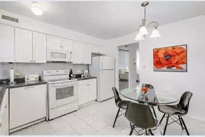 9387 Bay Colony Drive #3W, Des Plaines, IL 60016 - Photo 1