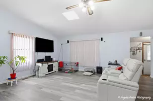 1201 Meadowbrook Dr, Round Lake Beach, IL 60073 - Photo 3