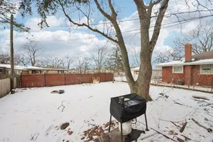 8646 Harms Rd, Skokie, IL 60077 - Photo 17