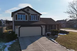 1172 Hill Crest Dr, Carol Stream, IL 60188 - Photo 1