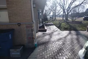 5639 N Manor Ln, Norwood Park Township, IL 60631 - Photo 9