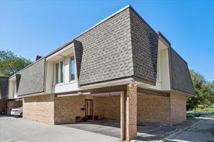 1955 Tanglewood Dr, Glenview, IL 60025 - Photo 1