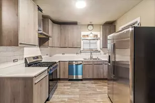 10524 S Lasalle St, Chicago, IL 60628 - Photo 3