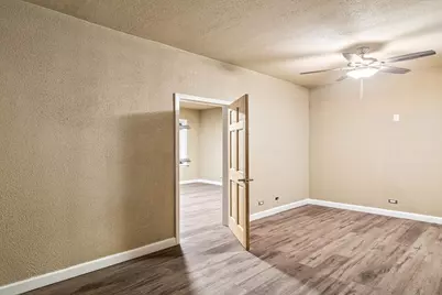 10524 S Lasalle Street, Chicago, IL 60628 - Photo 11