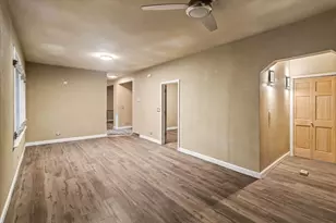 10524 S Lasalle St, Chicago, IL 60628 - Photo 9