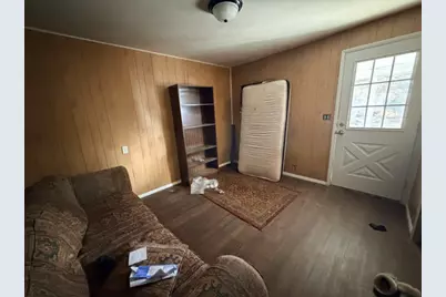 1211 S Carroll Avenue, Freeport, IL 61032 - Photo 9