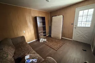 1211 S Carroll Ave, Freeport, IL 61032 - Photo 9