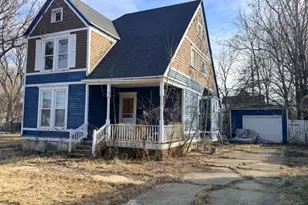 1211 S Carroll Ave, Freeport, IL 61032 - Photo 3