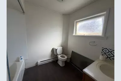 1211 S Carroll Avenue, Freeport, IL 61032 - Photo 15