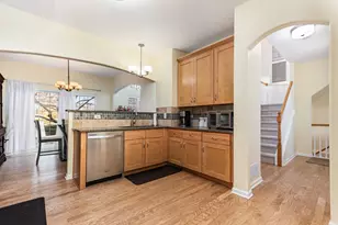 8 Lily Ct, Bolingbrook, IL 60440 - Photo 11