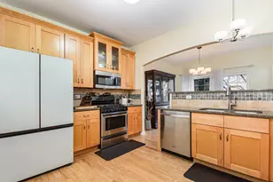 8 Lily Ct, Bolingbrook, IL 60440 - Photo 9