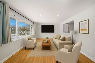 7635 S Oconto Ave, Bridgeview, IL 60455 - Photo 3