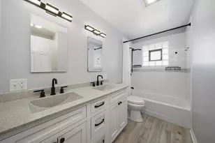 7635 S Oconto Ave, Bridgeview, IL 60455 - Photo 19