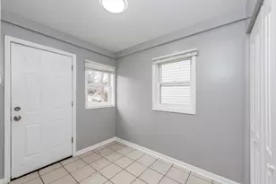 205 S Park Ave, Waukegan, IL 60085 - Photo 3