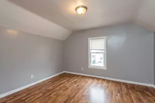 205 S Park Ave, Waukegan, IL 60085 - Photo 17