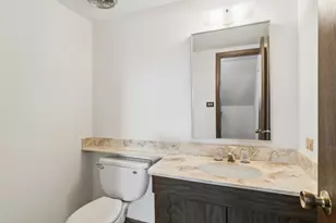 166 E Cunningham Dr, Palatine, IL 60067 - Photo 9