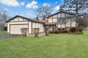 166 E Cunningham Dr, Palatine, IL 60067 - Photo 1