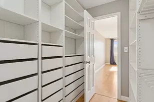 8225 N Niles Center Road N, Skokie, IL 60077 - Photo 25