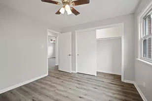 8440 W 95th St, Hickory Hills, IL 60457 - Photo 7