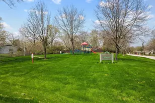 8440 W 95th St, Hickory Hills, IL 60457 - Photo 13