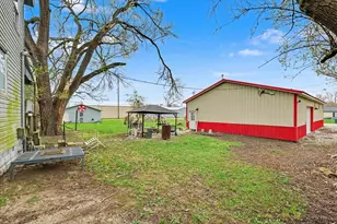 225 E Pine St, Paxton, IL 60957 - Photo 25