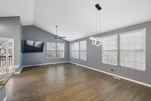 460 Valentine Way, Oswego, IL 60543 - Photo 5