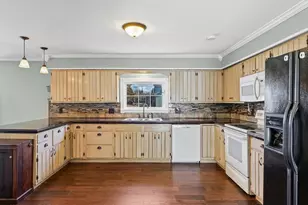 103 E Griggs St, Mansfield, IL 61854 - Photo 9