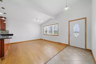 10725 S Rutherford Avenue, Worth, IL 60482 - Photo 9