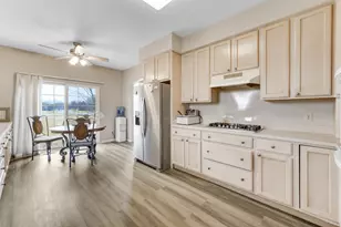 310 Fairwind Ct, Montgomery, IL 60538 - Photo 7