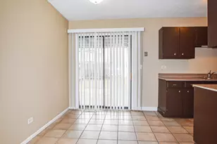 3447 Fox Hill Rd, Aurora, IL 60504 - Photo 7