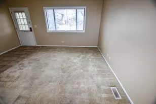 3447 Fox Hill Rd, Aurora, IL 60504 - Photo 5