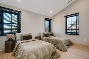 1180 Oak Ridge Dr, Glencoe, IL 60022 - Photo 11