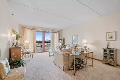 6755 N Milwaukee Avenue #404, Niles, IL 60714 - Photo 7