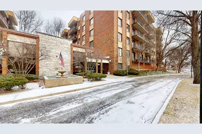 9560 Gross Point Road #404B, Skokie, IL 60076 - Photo 3