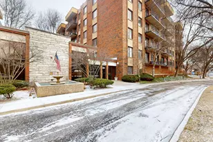 9560 Gross Point Rd, Skokie, IL 60076 - Photo 3