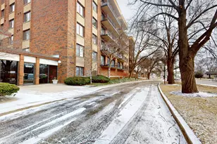 9560 Gross Point Rd, Skokie, IL 60076 - Photo 5