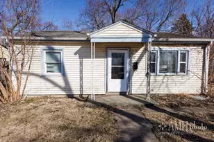 762 N Webster Circle, Kankakee, IL 60901 - Photo 3