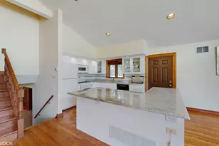 270 W Fremont Ave, Elmhurst, IL 60126 - Photo 7