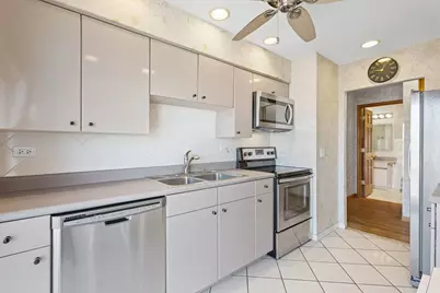 8620 Waukegan Road #408, Morton Grove, IL 60053 - Photo 11