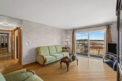 8620 Waukegan Road #408, Morton Grove, IL 60053 - Photo 3