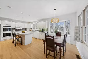 692 Chidester St, Glen Ellyn, IL 60137 - Photo 11