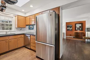 58 E Laurel Ave, Lake Forest, IL 60045 - Photo 3